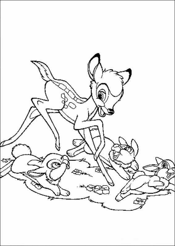 Bambi i Tuptuś na ziemi Bambi pochylający się nad Tuptusiem pośród liści - kolorowanka do druku