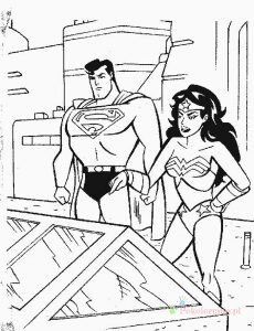 Superman i Wonder Woman w mieście – kolorowanka Superman i Wonder Woman w mieście - kolorowanka do druku