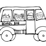 Prosta czarno-biała kolorowanka autobusu szkolnego dla dzieci.