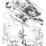 Dziecko z plecakiem i liną podnosi helikopter do kolorowania.