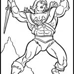 He-Man w pozycji bojowej, gotowy do walki, czarno-biały obraz do kolorowania.