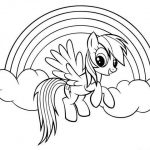 Kolorowanka Rainbow Dash z chmurami i tęczą dla dzieci.